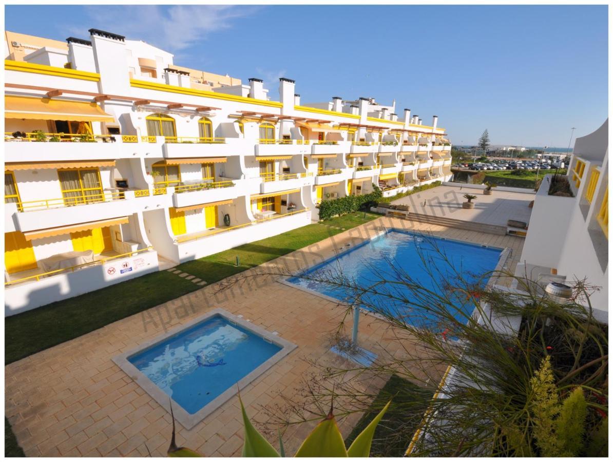 Apartamentos Capitolina Quarteira Luaran gambar
