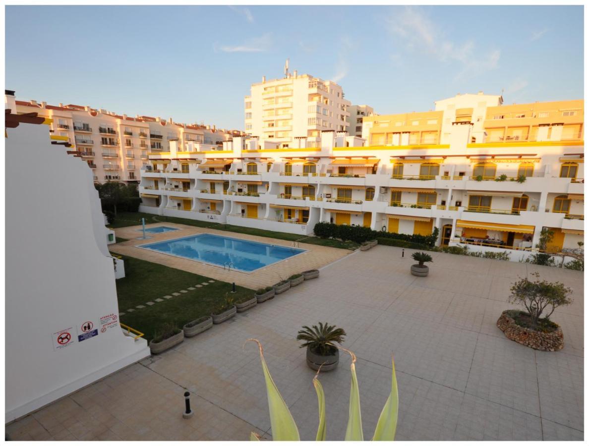 Apartamentos Capitolina Quarteira Luaran gambar
