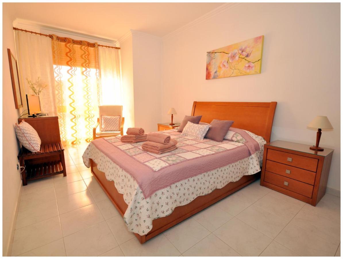 Apartamentos Capitolina Quarteira Luaran gambar